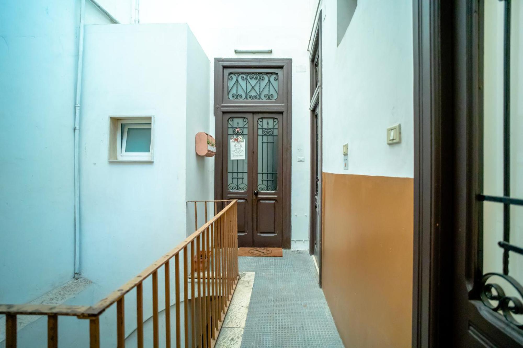 Apartament Dimora Dante 310 Bari Zewnętrze zdjęcie